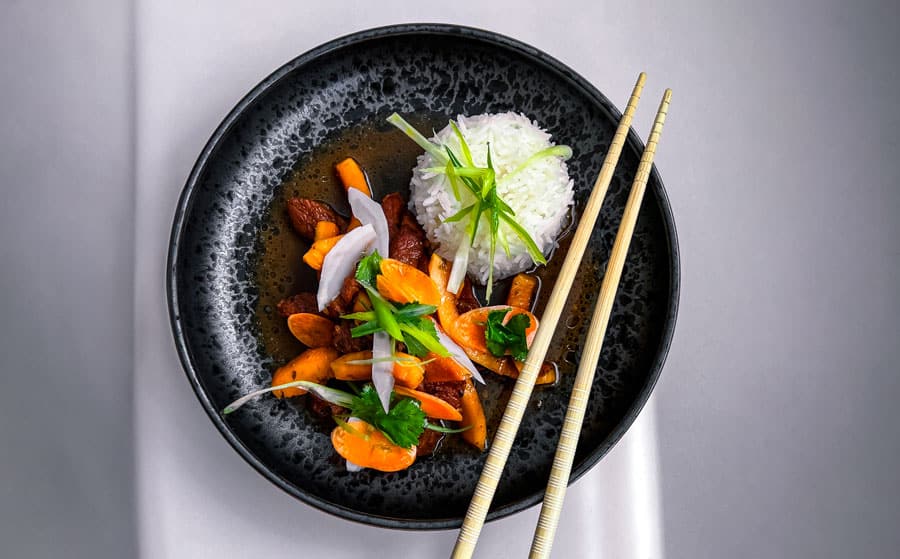 Recept na: Vepřový bůček s kokosem - Thịt kho dừa 2 bucek kokos2 900