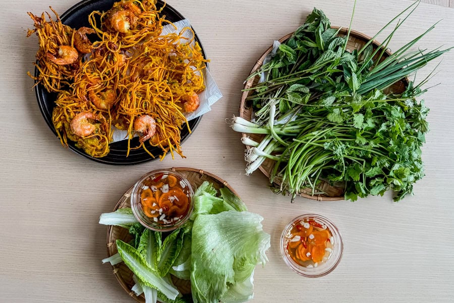 Křupavý vietnamský bramborák z hanojských ulic - Bánh Tôm 8 vietnamsky bramborak banh tom recept 04